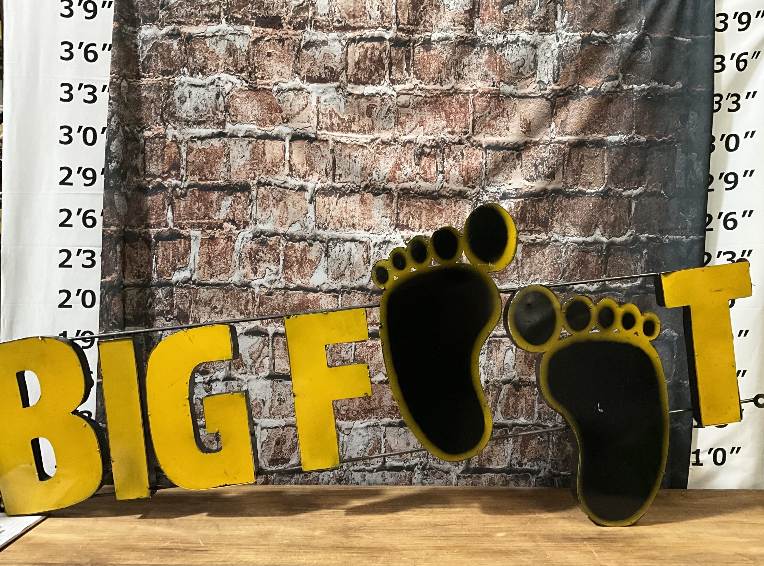 big foot sign – Los Chiles Imports